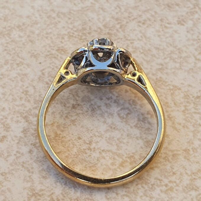 Diamond Set Daisy Cluster Ring in 18ct Gold