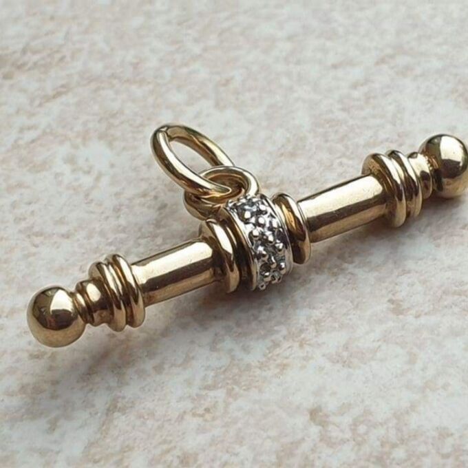 Fancy T Bar Pendant in 9ct Gold