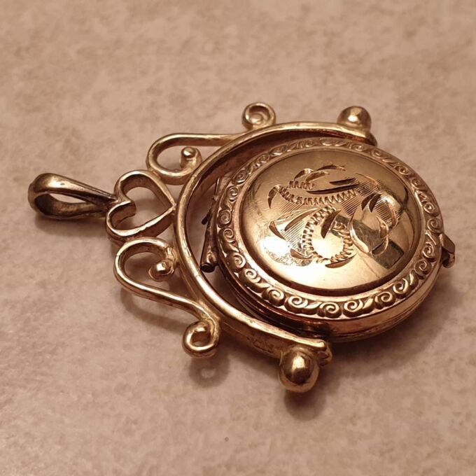 Spinning Locket Fob Pendant in 9ct Gold