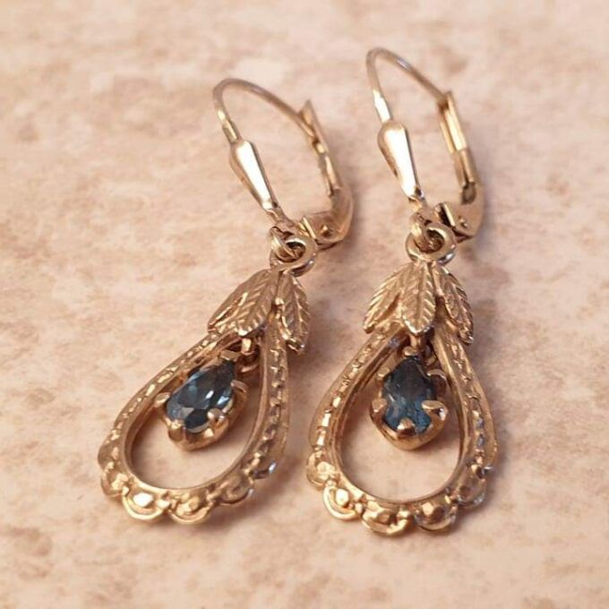 Topaz Dangle Drop Earrings in 9ct Gold