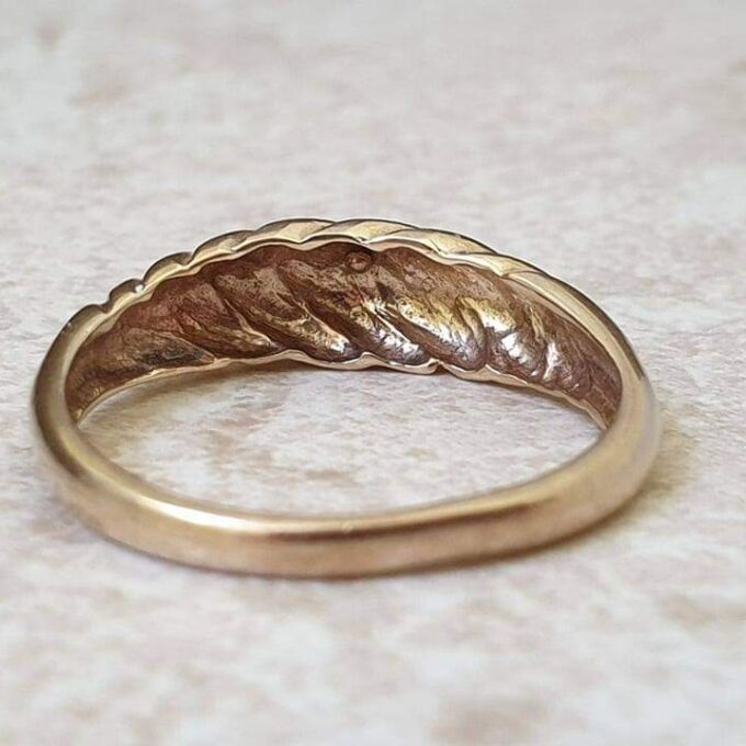 Graduating Dome Ring in 9ct gold, a UK L or a US 5 3/4