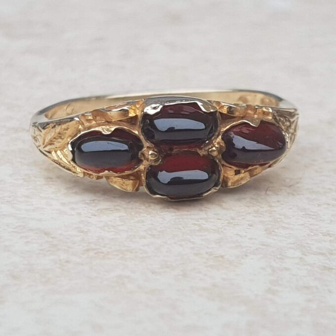 Garnet Cabochon Ring in 9ct Gold,  a UK N 1/2 or a US 7.