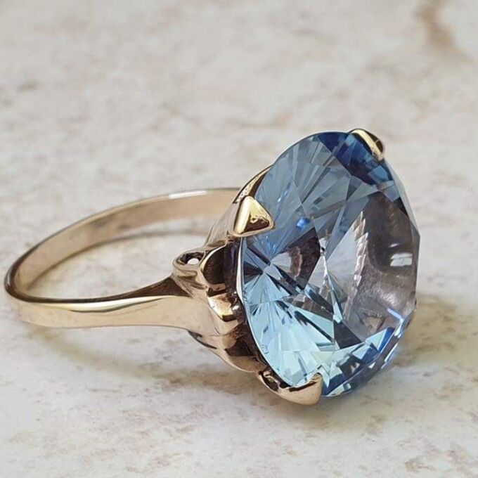 Huge Synthetic Spinel Ring in 9ct Gold.