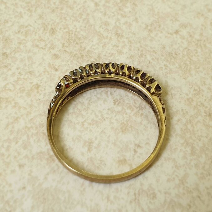 Multi Stone DARLING Acrostic Ring in 9ct Gold, a UK N 1/2 or a US 7 1/4