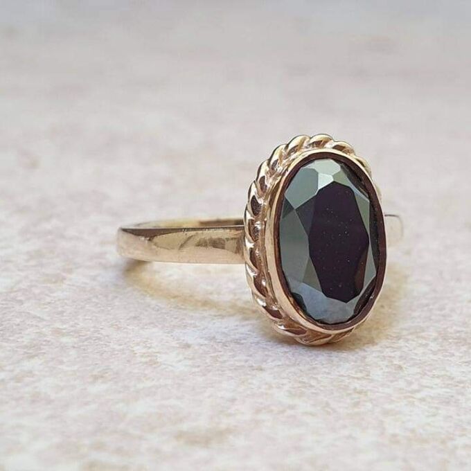 Hematite Solitaire Ring in 9ct Gold.