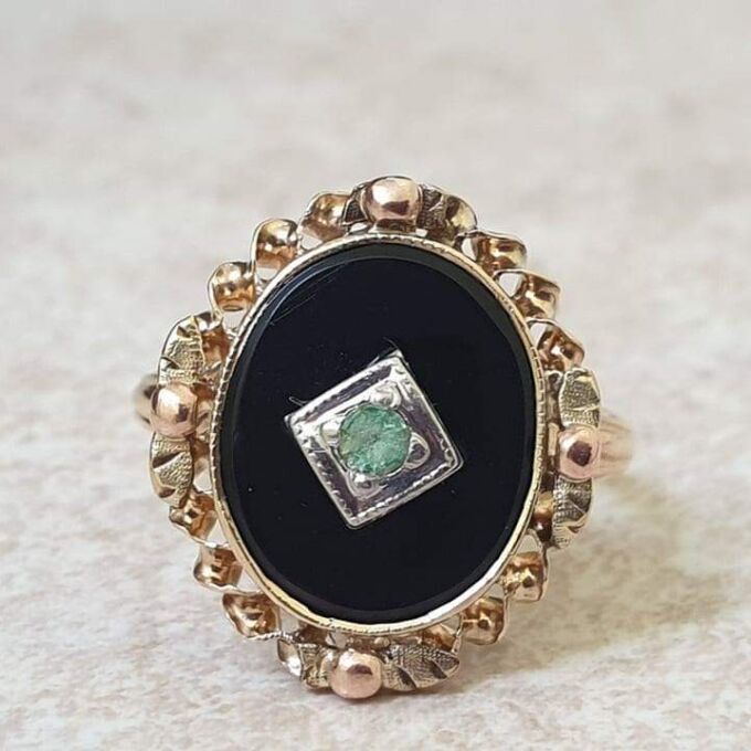 Vintage Onyx Ring in 10k Rose and Yellow Gold, a UK J or a US 5