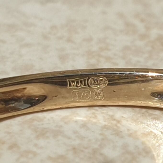 Two Row Diamond Set Ring in 9ct Gold, a UK L 1/2 or a US 6 1/4