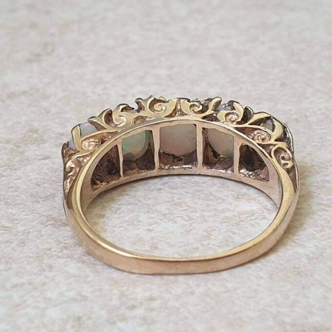 Five Stone Opal Ring in 9ct Gold.