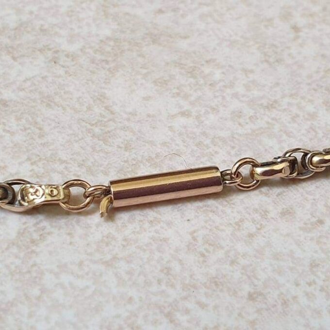 Antique Chain in 9ct Gold, 17 inches.
