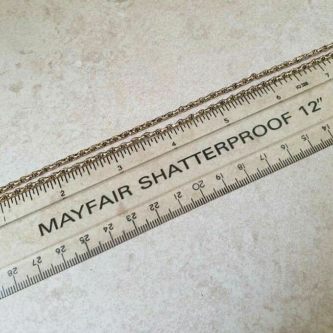 Antique Chain in 9ct Gold, 17 inches.