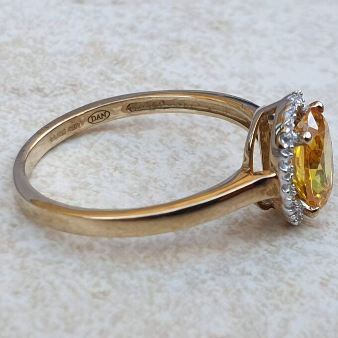 Vibrant Sunshine Yellow Paste Ring in 9ct Gold,  a UK O or a US 7 1/2.