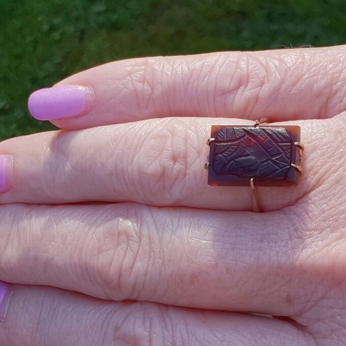 Bold Carnelian Cameo Ring in 9ct Gold, a UK K or a US 5 1/2.
