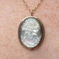Mother of Pearl Cameo Brooch or Pendant in 9ct Gold.