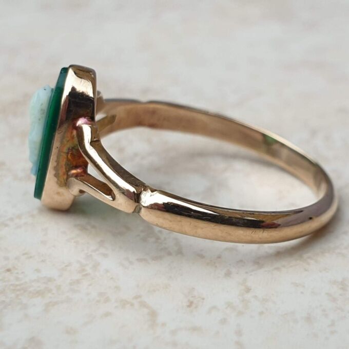 Antique Cameo Ring in 9ct Gold,  a UK M or a US 6 3/4.