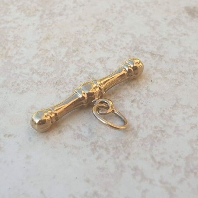 Small T Bar Fob Charm in 9ct Gold.