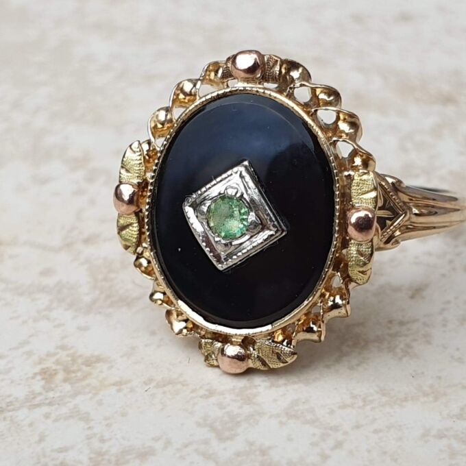 Vintage Onyx Ring in 10k Rose and Yellow Gold, a UK J or a US 5