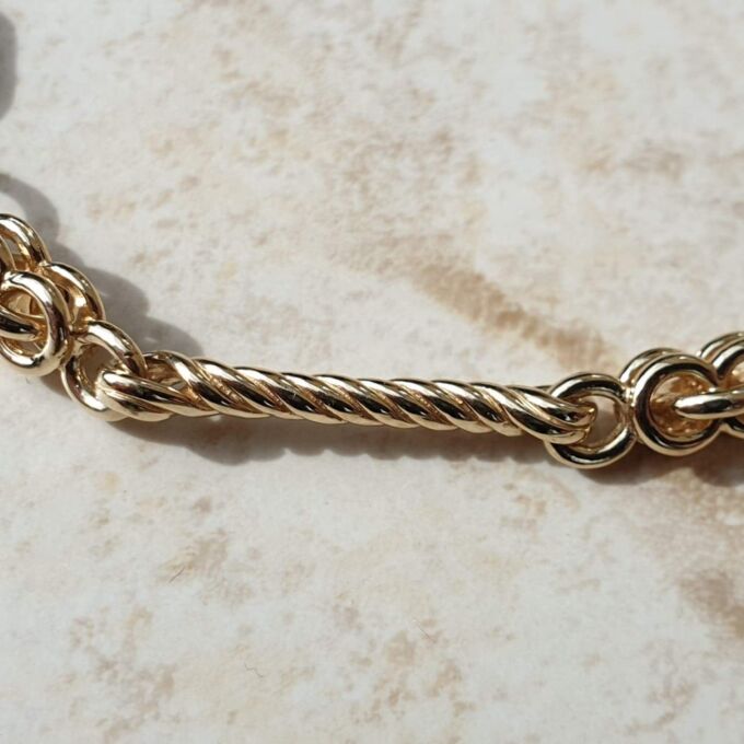 Fancy Twist Bar Bracelet in 9ct Gold,  7 3/4 inches.