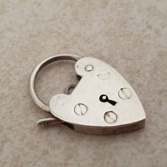 Vintage Plain Heart Padlock in Silver