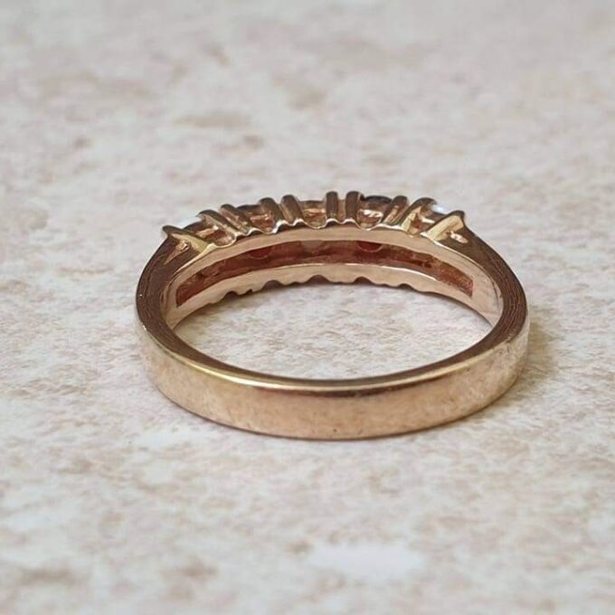 Opal and Garnet Ring in 9ct Gold, a UK J or a US 5
