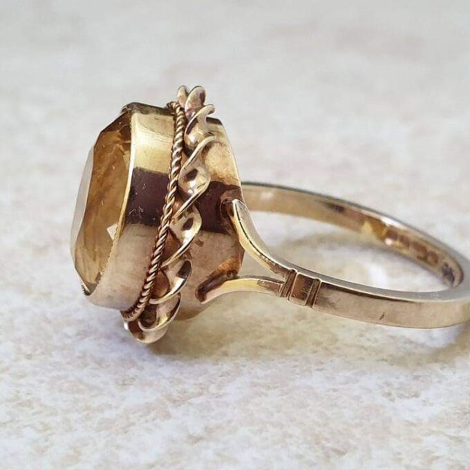 Citrine Solitaire Ring in 9ct Gold, a UK L 1/2-M or a US 6 1/4-6 1/2