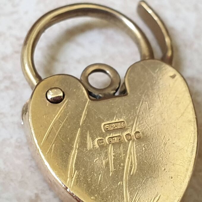 Ornate Heart Padlock Pendant in 9ct Gold
