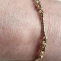 Fancy Twist Bar Bracelet in 9ct Gold,  7 3/4 inches.