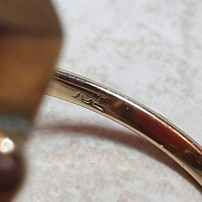 Huge Cameo Ring in 9ct Gold, a UK J or a US 5