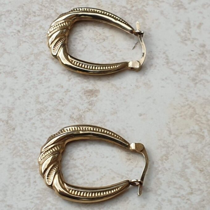 Oval Twist Pattern Creole Hoop Earrings in 9ct Gold