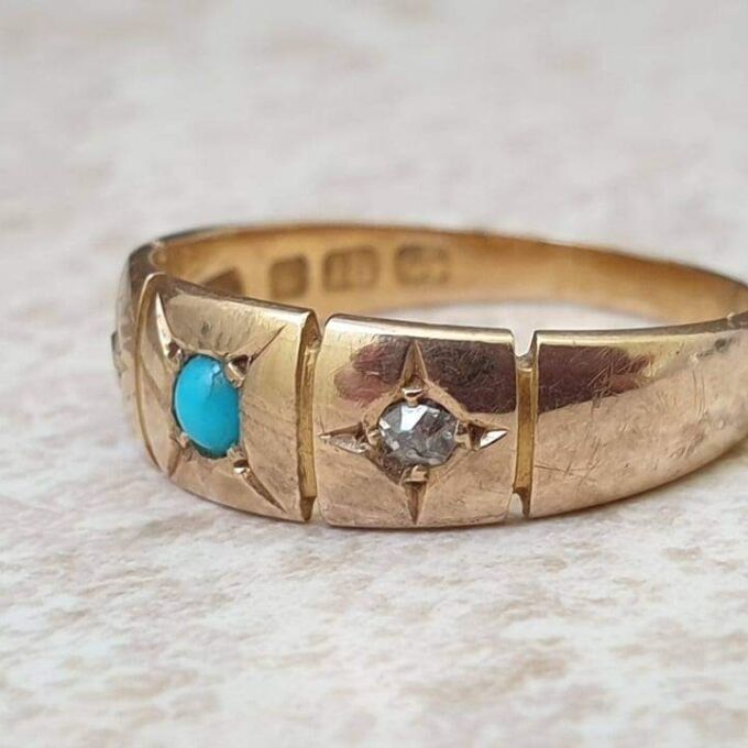 Antique Turquoise and Diamond Ring in 18ct Gold.