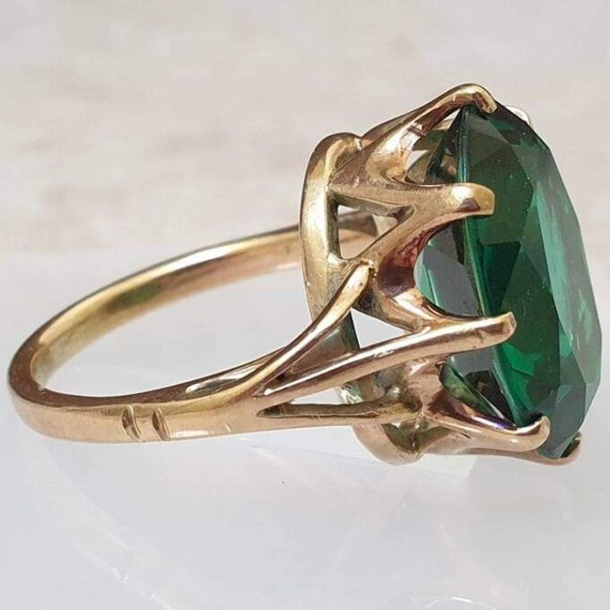 Emerald Green Synthetic Spinel Solitaire in 9ct Gold, a UK I or a US 4 1/2