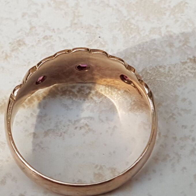 Five Stone Ruby and Diamond Ring in 9ct Gold, a UK R 1/2 or a US 9 1/4.