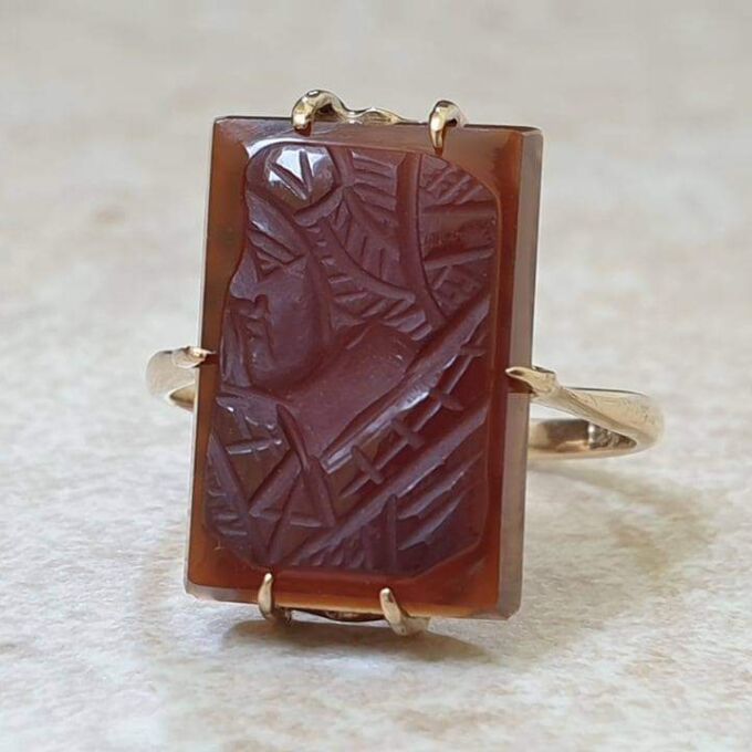 Bold Carnelian Cameo Ring in 9ct Gold, a UK K or a US 5 1/2.
