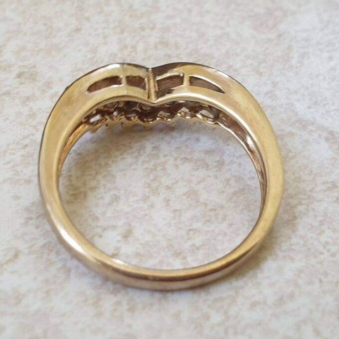 Tanzanite Wishbone or Chevron Ring in 9ct Gold.