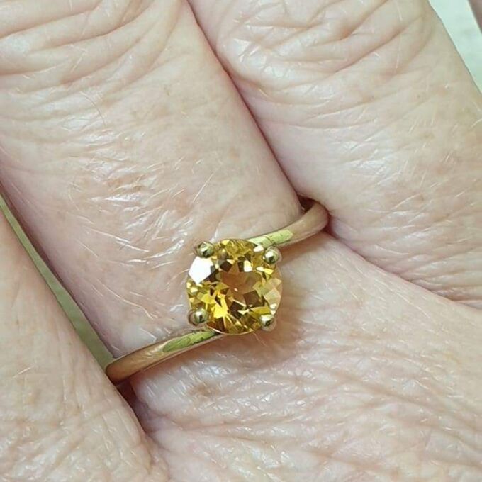 Citrine Solitaire Ring in 9ct Gold.