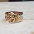 Beautiful Ornate Buckle Ring in 9ct Gold, a UK O 1/2 or a US 7 1/2.