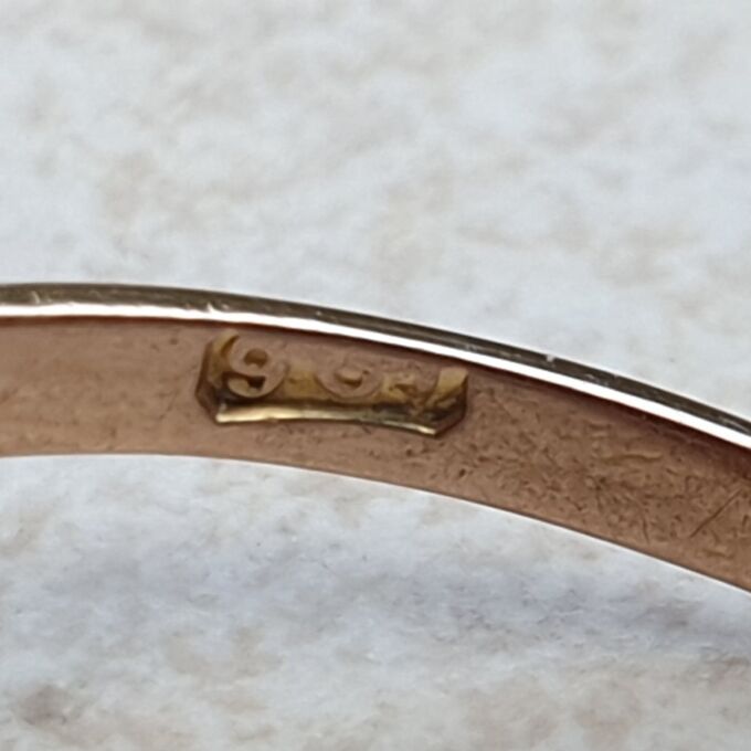 Citrine Coloured Paste Solitaire Ring in 9ct Gold, a UK O or a US 7 1/4