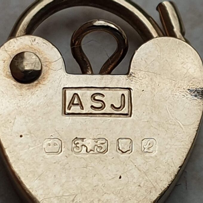 Tiny Working Heart Padlock in 9ct Gold