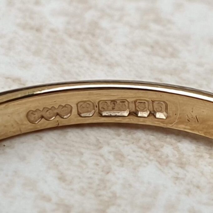 Graduating Paste Five Stone Ring in 9ct Gold,  a UK I 1/2 or a US 4 3/4.