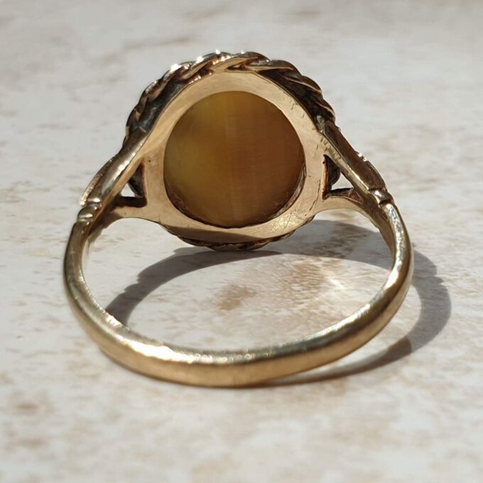 Tigers Eye Ring in 9ct Gold, a UK M 1/2 or a US 6 3/4.
