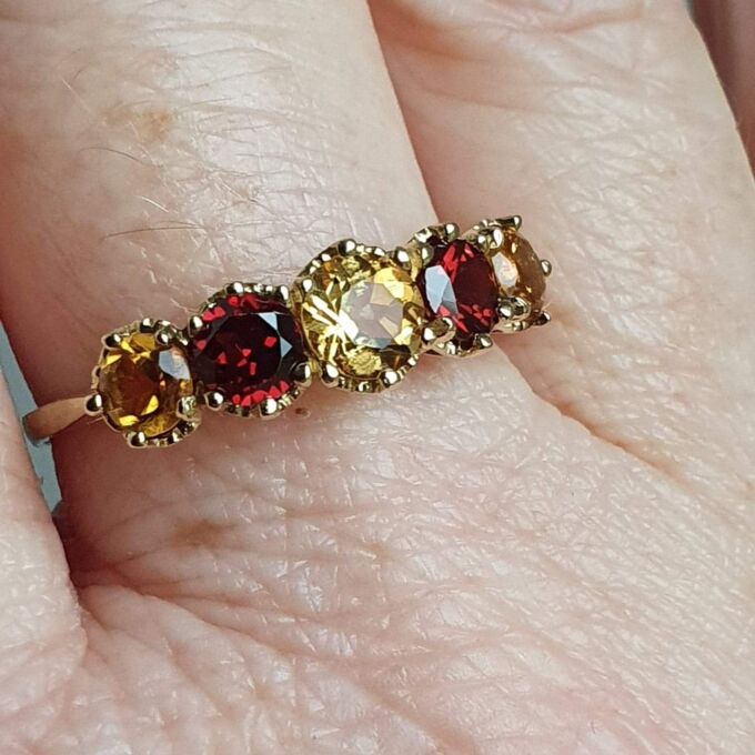 Garnet and Citrine Ring in 9ct Gold, a UK Q1/2 or a US 8 3/4