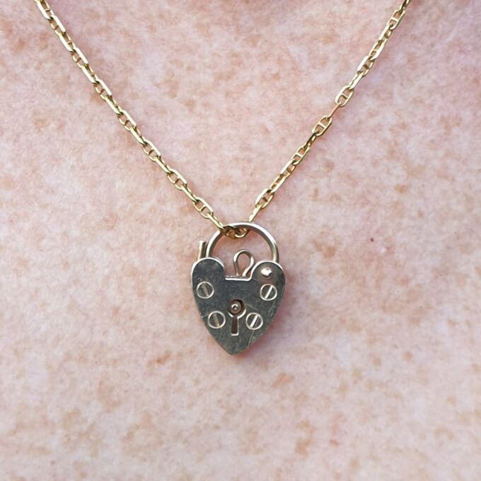 Small Plain Heart Padlock in 9ct Gold