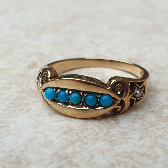 Vintage Turquoise Paste Ring in 9ct Gold,  a UK M – M 1/2 or a US 6 1/2.