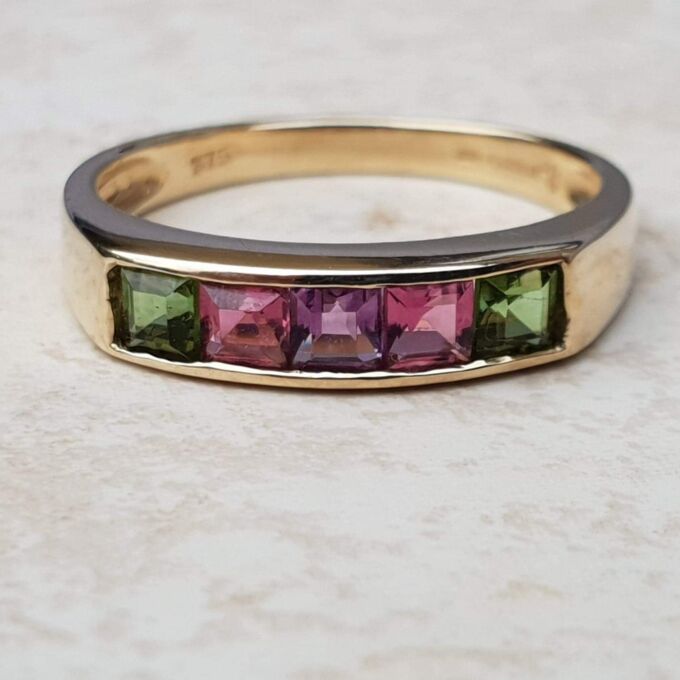 Multi Colour Tourmaline and Amethyst Ring in 9ct Gold, a UK N 1/2 or a US 7 1/4.