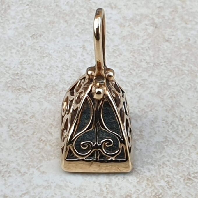 Bloodstone Fixed Fob Pendant in 9ct Gold.