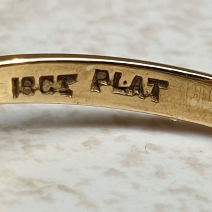 Diamond & Sapphire Moi et Toi Ring in 18ct Gold, a UK R or a US 9