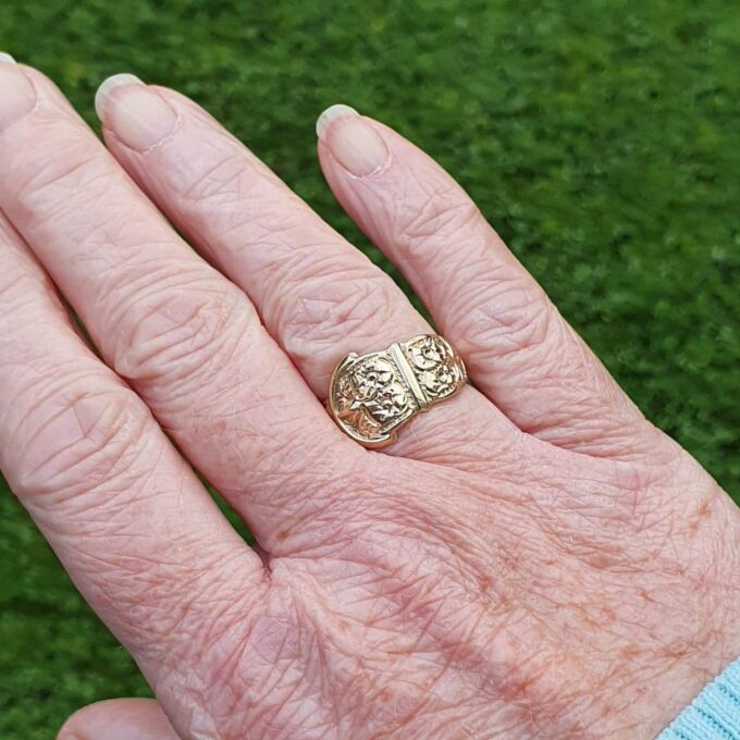 Ornate Wide Buckle Ring in 9ct Gold.