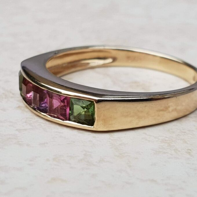 Multi Colour Tourmaline and Amethyst Ring in 9ct Gold, a UK N 1/2 or a US 7 1/4.