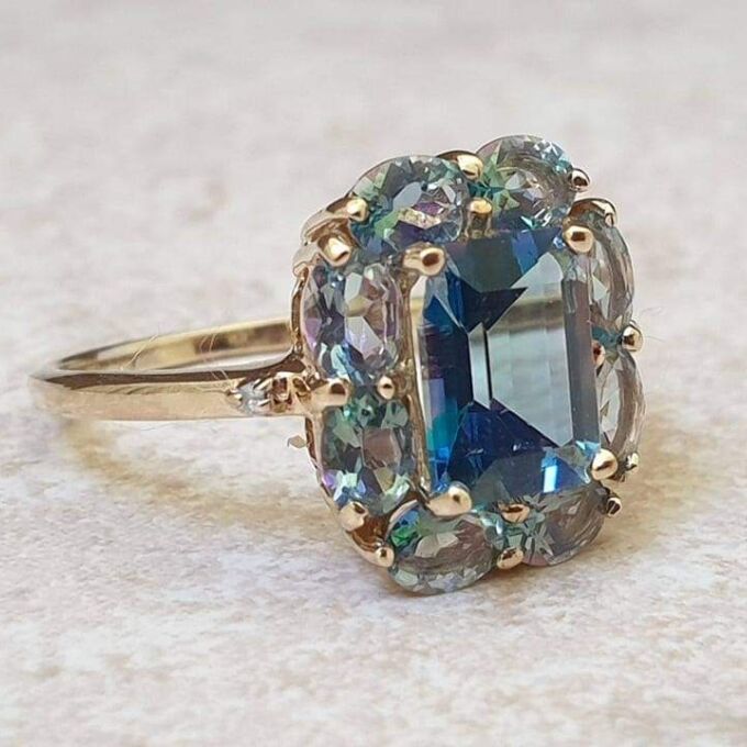 Unusual Topaz Ring in 9ct Gold, a UK M 1/2 or a US 6 3/4