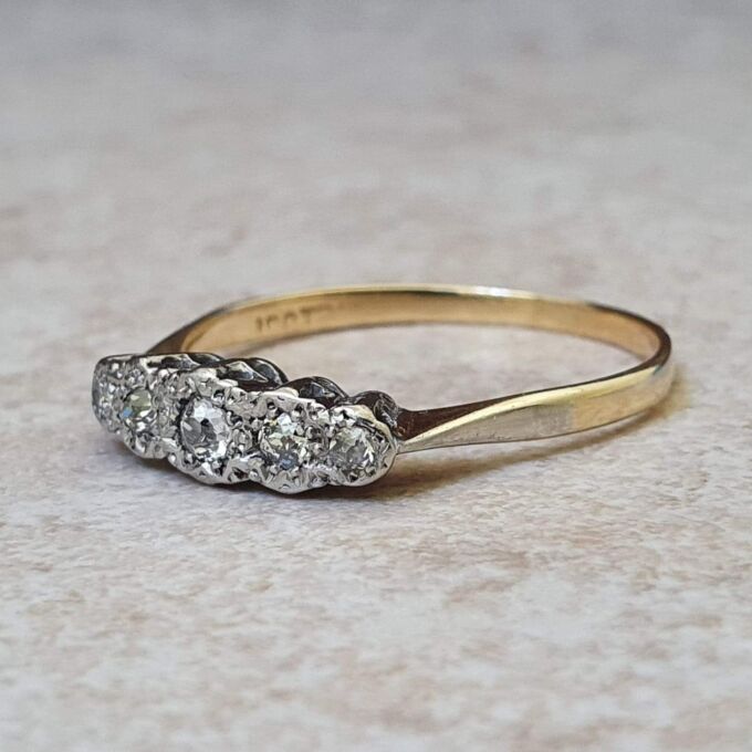 Five Stone Diamond Ring in 18ct Gold.
