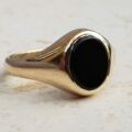 Super Onyx Signet Ring in 9ct Gold, a UK K 1/2 or a US 5 3/4.
